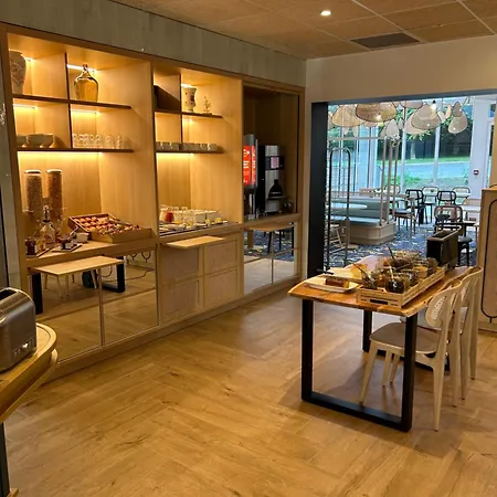 Ibis Styles Centre Bretagne 3*