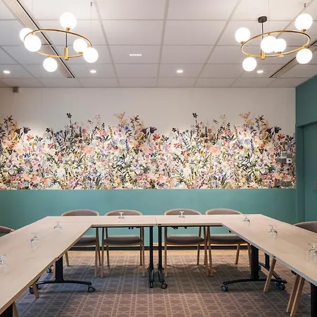 Ibis Styles Centre Bretagne Hotel 3*