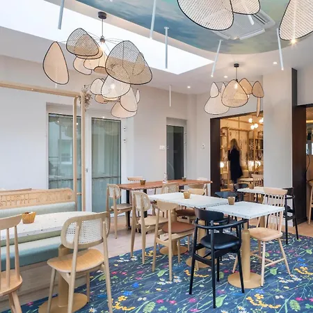 Ibis Styles Centre Bretagne Hotel 3*